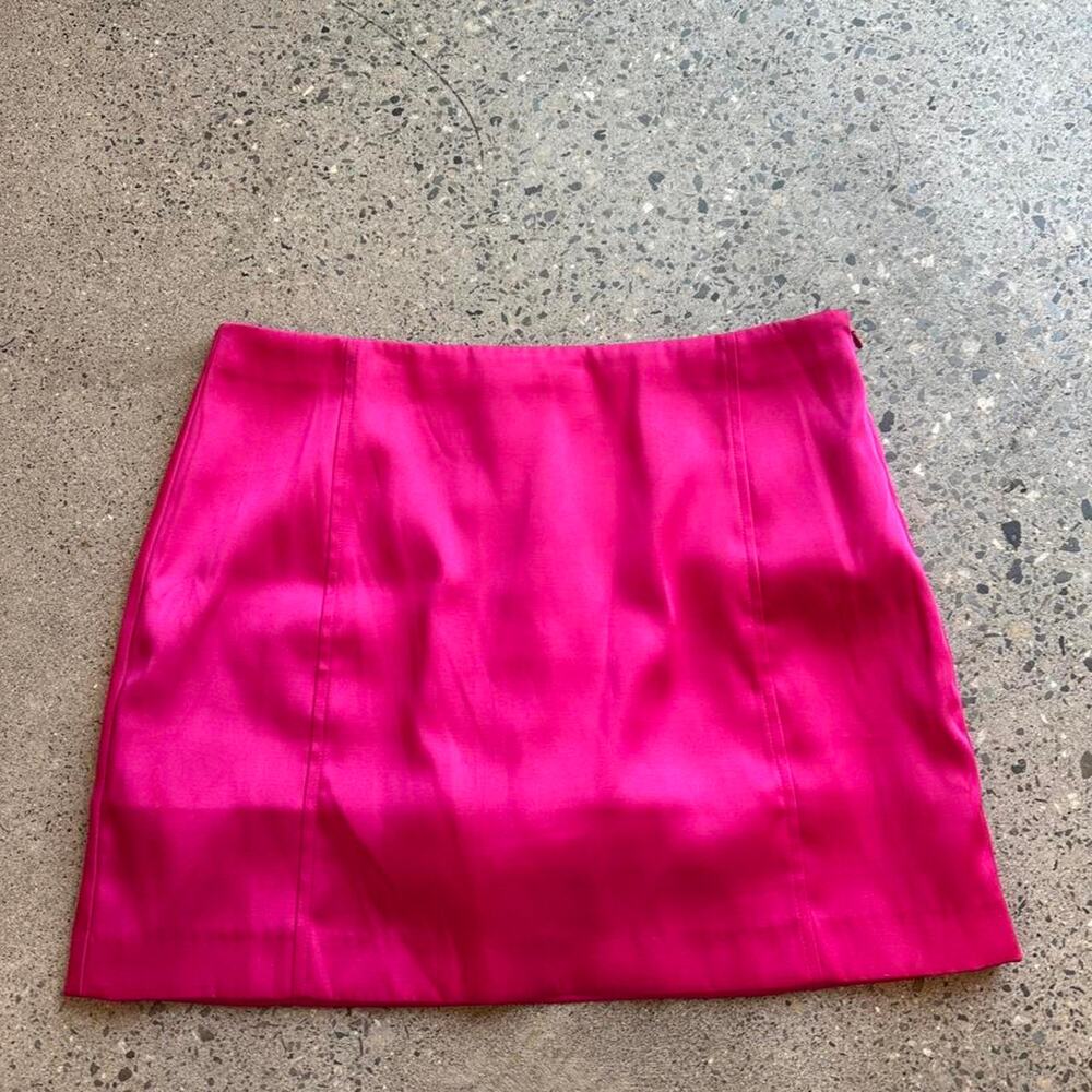 H&M women’s 8 skirt hot pink satin mini skirt